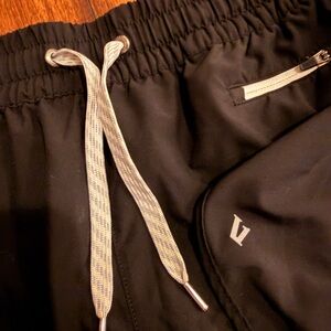 Vuori Black Clementine Short